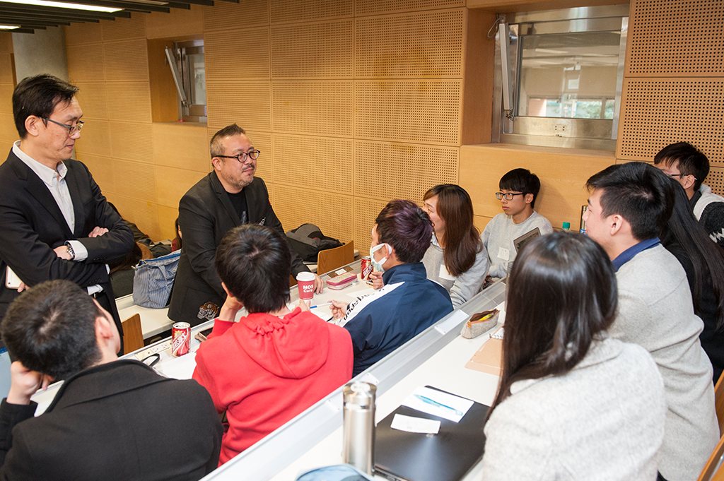 業師與 ATCC 參賽學生圍桌討論個案